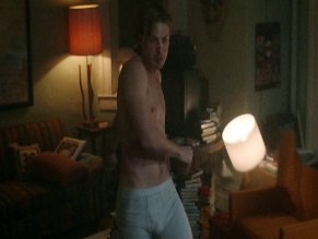 CAUGHT STEALING NUDE SCENES 1
